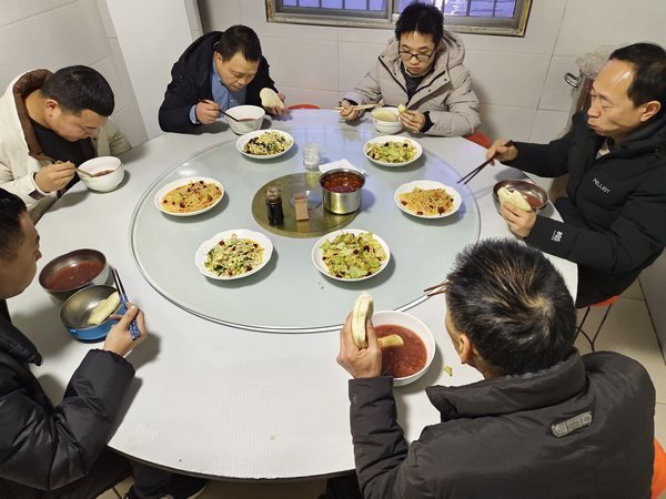 陜煤建設(shè)路橋分公司：心系職工辦實(shí)事，暖心舉措惠職工