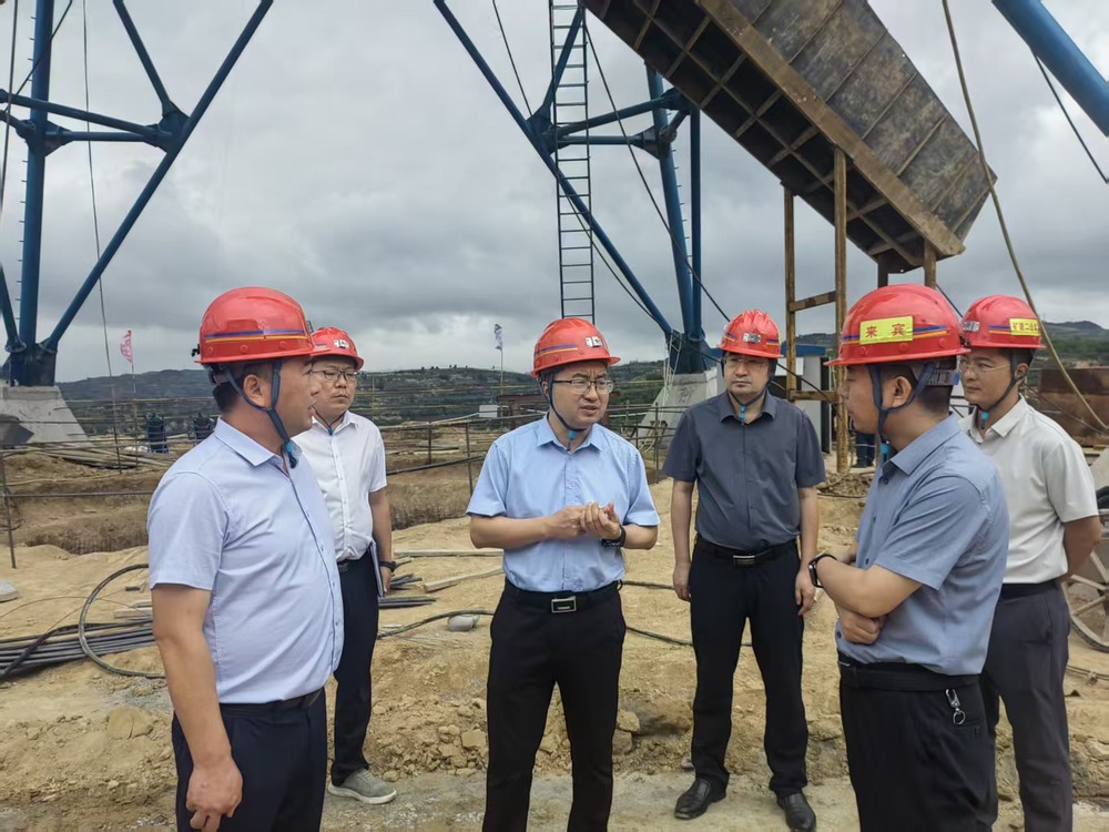 韓城礦業(yè)公司領(lǐng)導(dǎo)吳杰蒞臨陜煤建設(shè)礦建二公司檢查指導(dǎo)工作