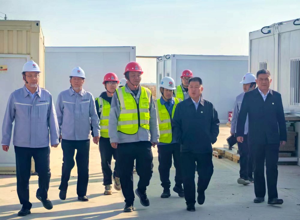 陜煤集團新疆公司董事長王寧一行深入天工公司基層項目檢查指導